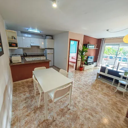 Litoral Costa Dorada - Living Park Only Families Apartment *